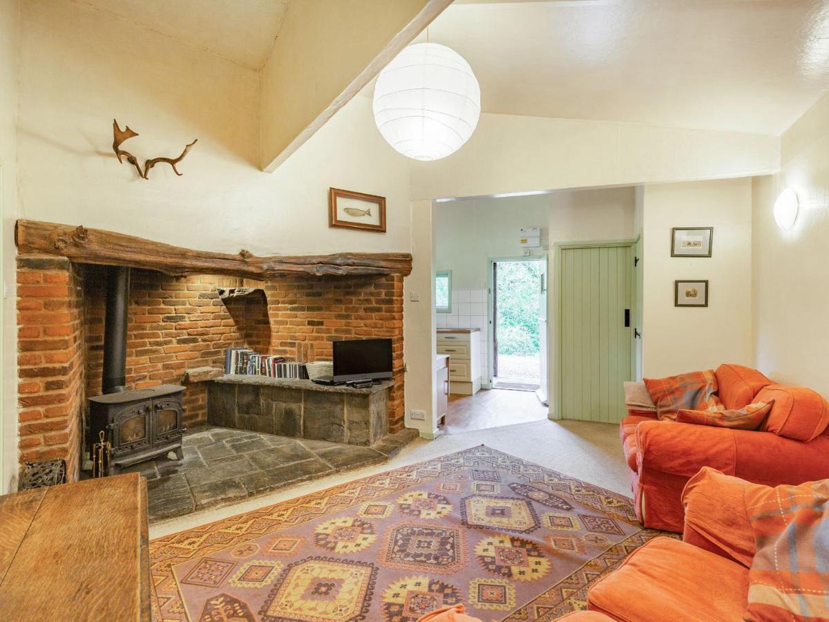 The Log Cabin Honiton Extérieur photo