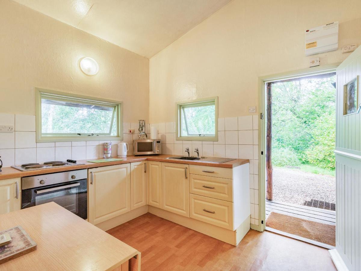 The Log Cabin Honiton Extérieur photo