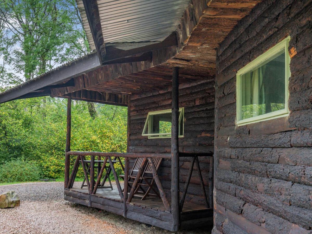 The Log Cabin Honiton Extérieur photo